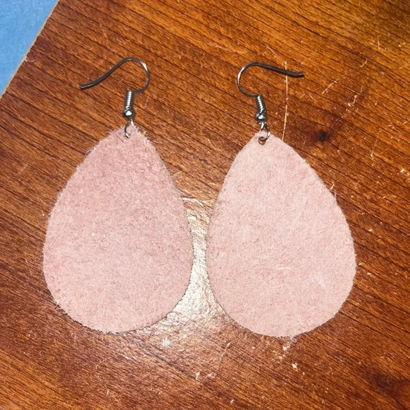 Free* with bundle purchase! Light Pink Leather Earrings - Picture 2 of 2